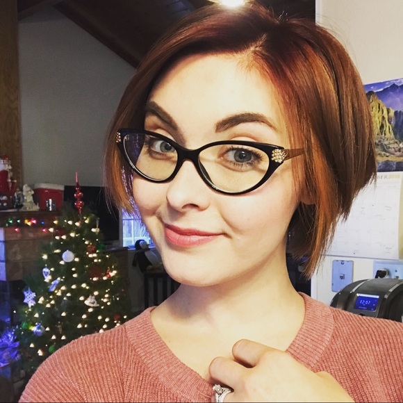 Meet your Posher, Kelsey - Picture 1 of 1